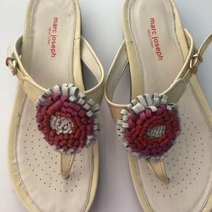 Like new Marc Joseph cream / white sandal size 8